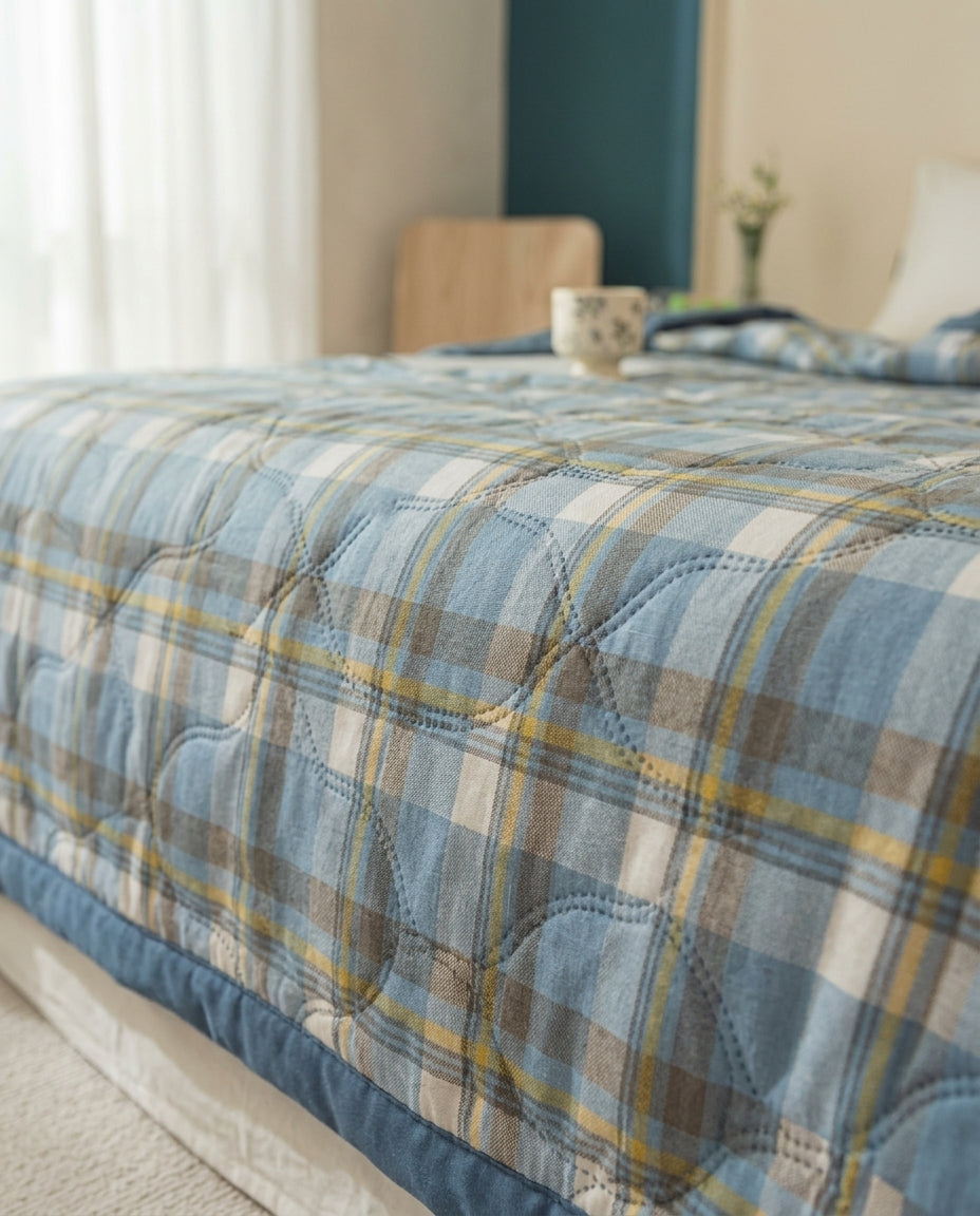 Patchwork plaid summer quilt Fold – detail