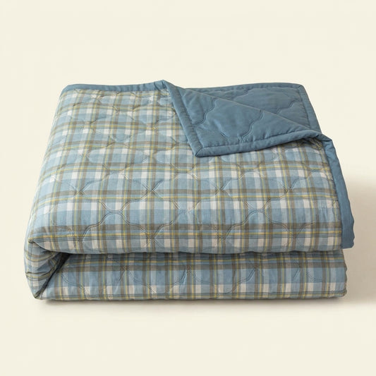 Patchwork plaid summer quilt Fold