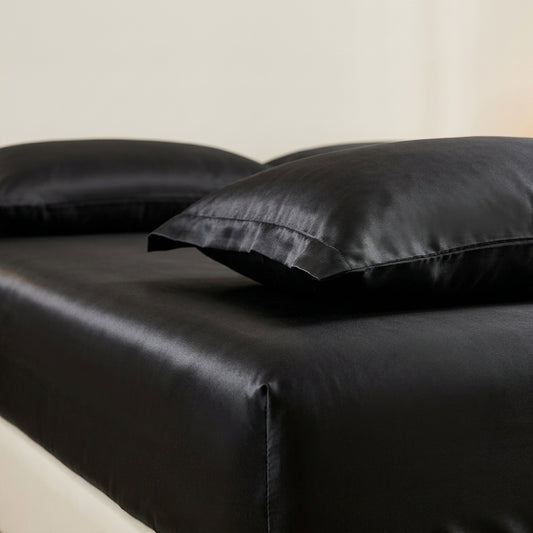 Satin-finish cooling fitted sheet Still – detail