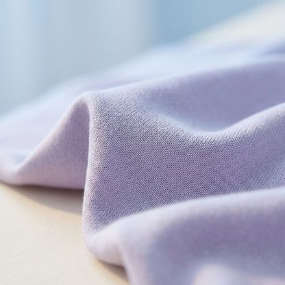 Thin cool-touch bed blanket Ember – detail