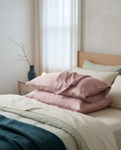 Mulberry silk pillowcase Drift – bed