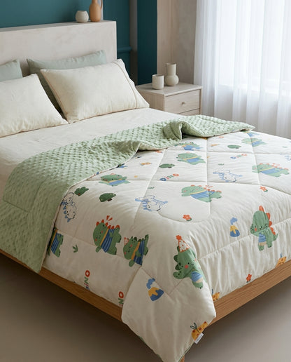 Cloud-feel summer duvet Cirrus – bed