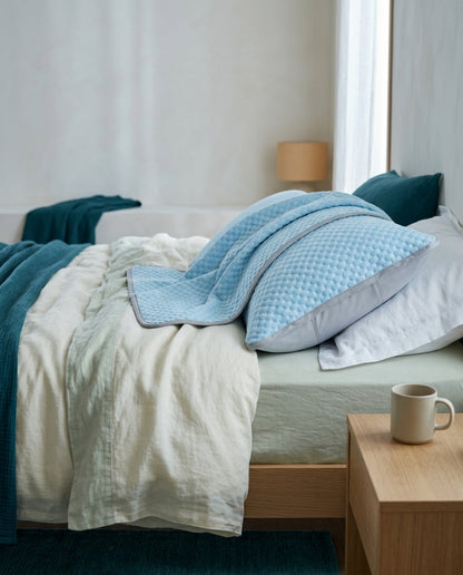 Viscose cool-touch pillowcases Drift, pair – bed