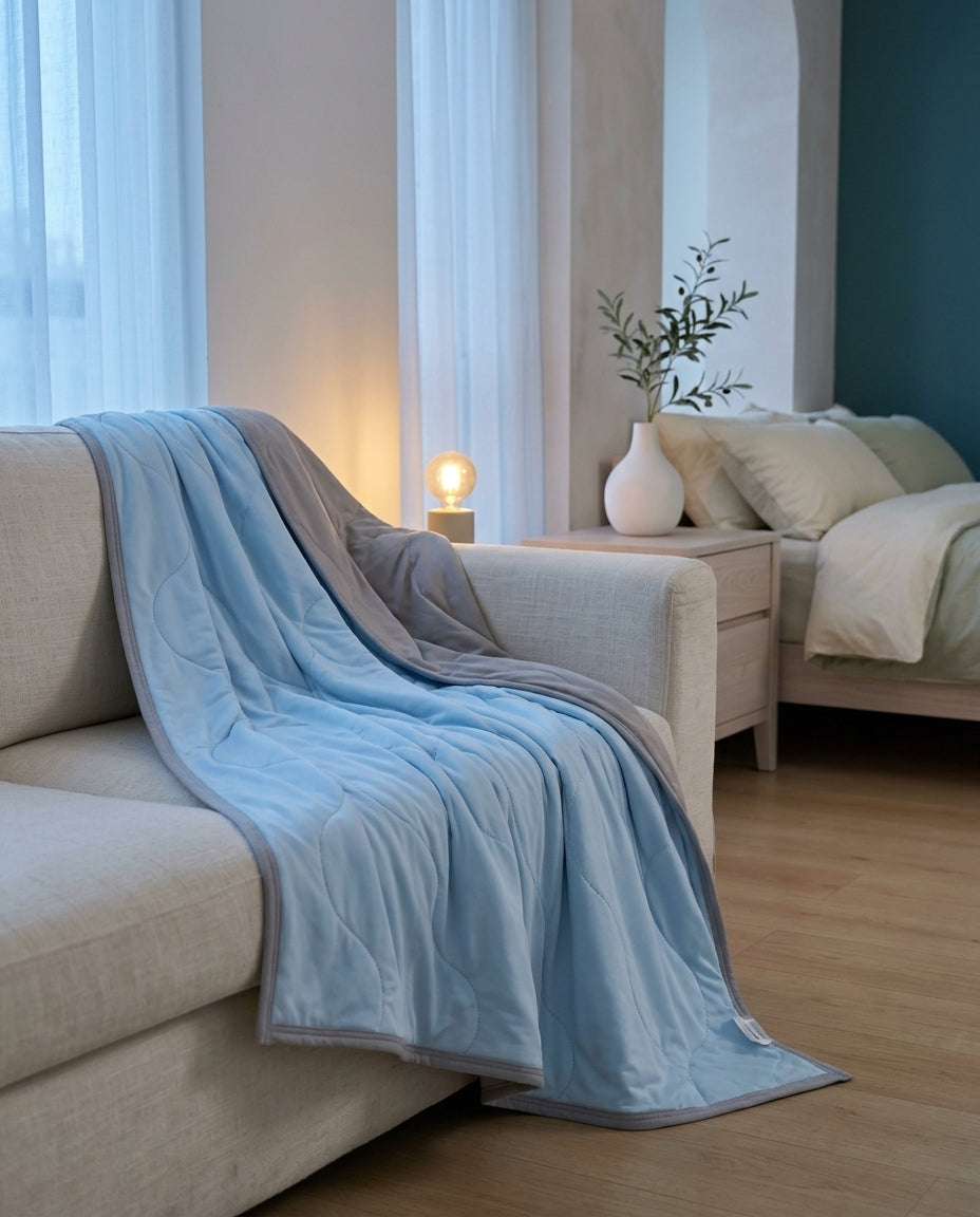Wave-grid cool-touch blanket Still – sofa