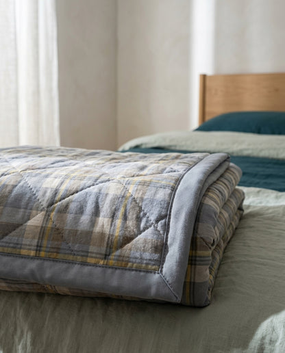 Air-conditioned summer comforter Hush – detail